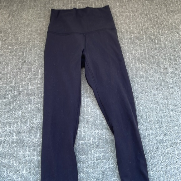 Lightly worn Lululemon align crop pants. - Picture 4 of 4